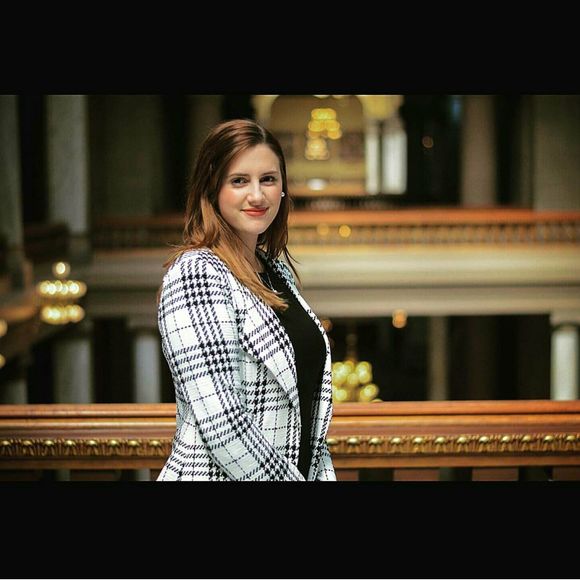 Meet your Posher, Emily - Picture 1 of 1